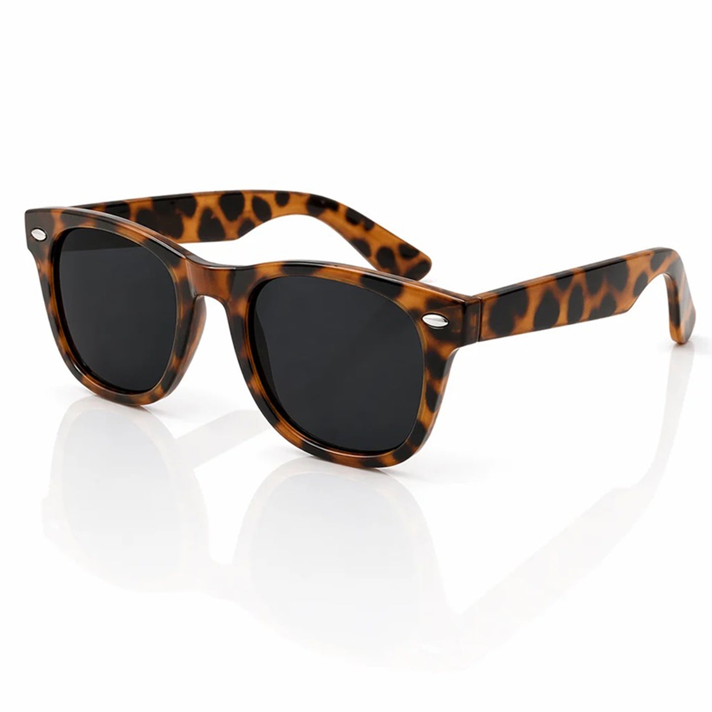Speckled tortoise shell affect frame with back UV400 lenses.