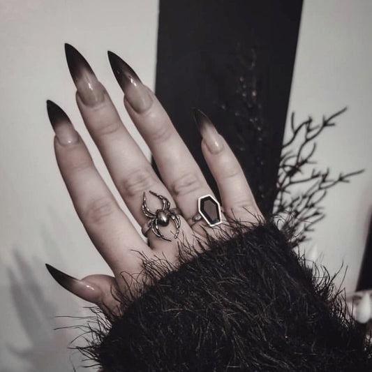 MYSTICUM LUNA Orb Weaver Spider Ring